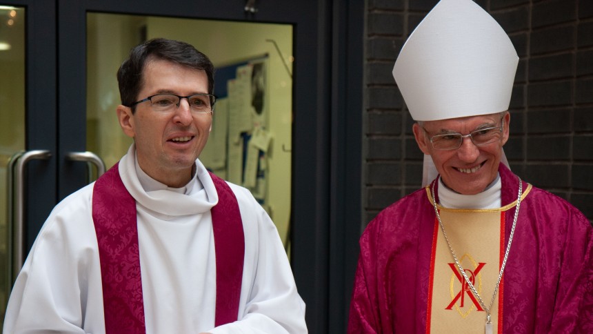 archbishop-tim-costelloe-visit-to-sacred-heart-church-134_52733908187_o_web cropped