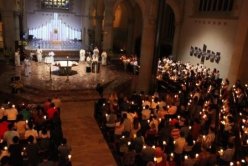 EasterVigil-Apr2011-5